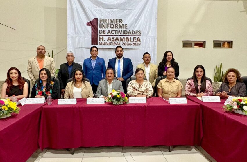  Presentan Síndica, Regidoras y Regidores de Mixquiahuala, Informe Anual de Actividades