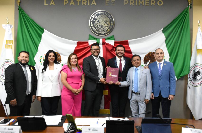  Miguel Ángel Tello Vargas, titular de la Unidad de Planeación y Prospectiva, comparece ante el Congreso y resalta avances visibles para el estado